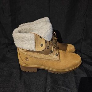 Timberland Women's Brown and Cream Winter Boots